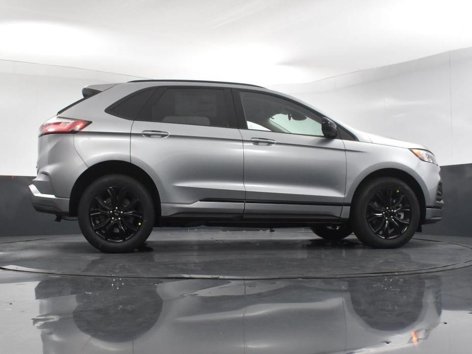 new 2024 Ford Edge car, priced at $30,020