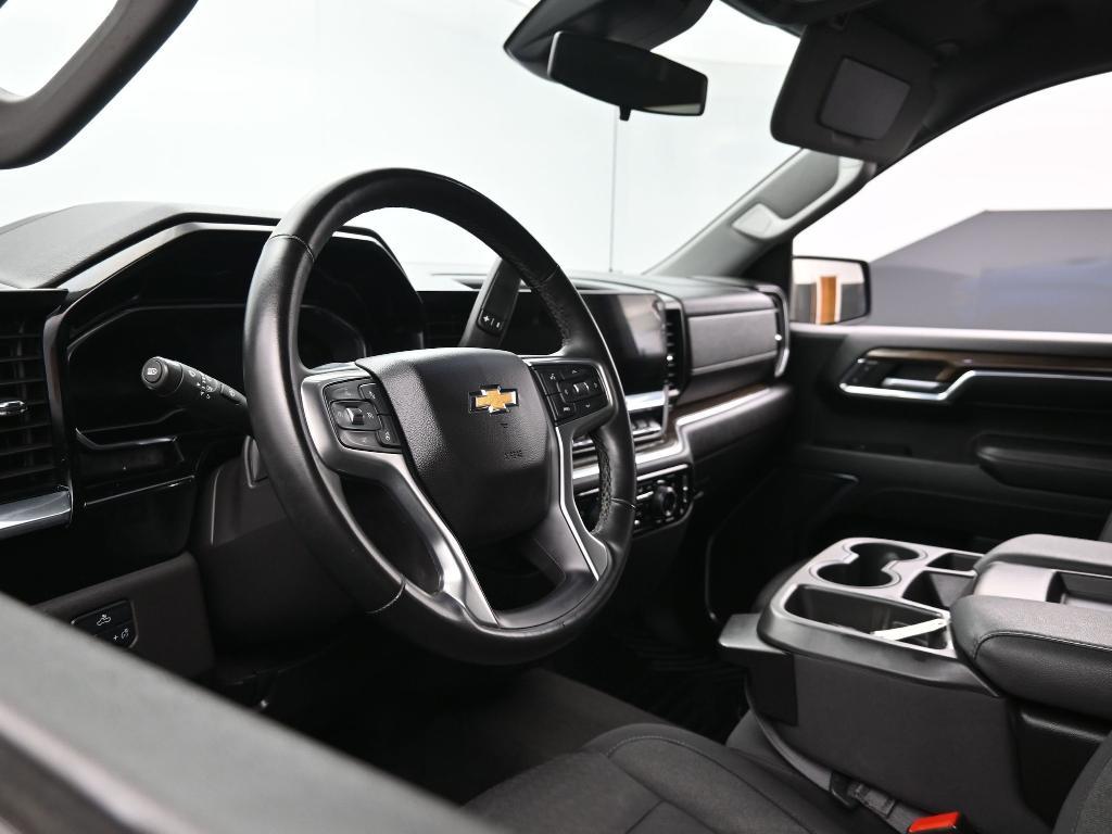 used 2024 Chevrolet Silverado 1500 car, priced at $32,994