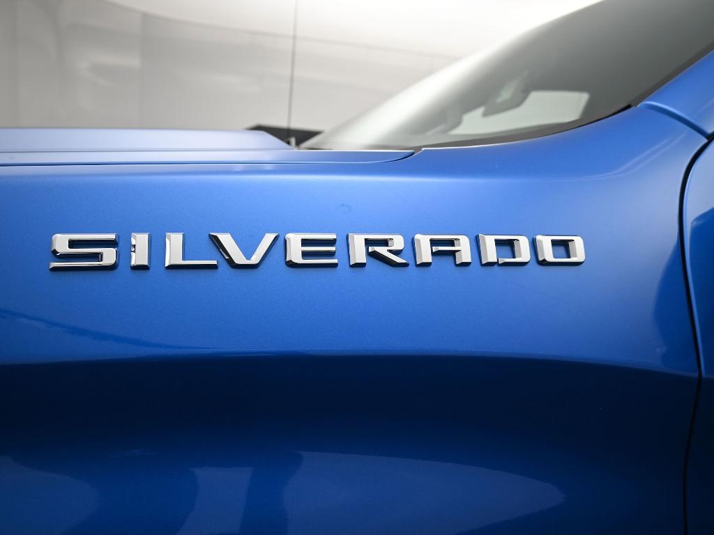 used 2024 Chevrolet Silverado 1500 car, priced at $32,994