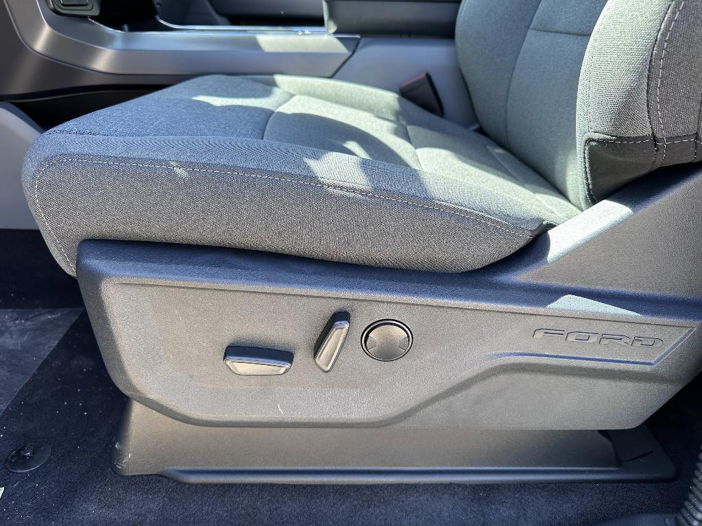 new 2025 Ford F-150 car, priced at $53,101