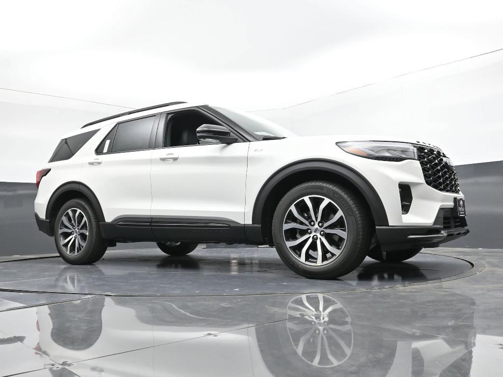 new 2025 Ford Explorer car, priced at $41,010