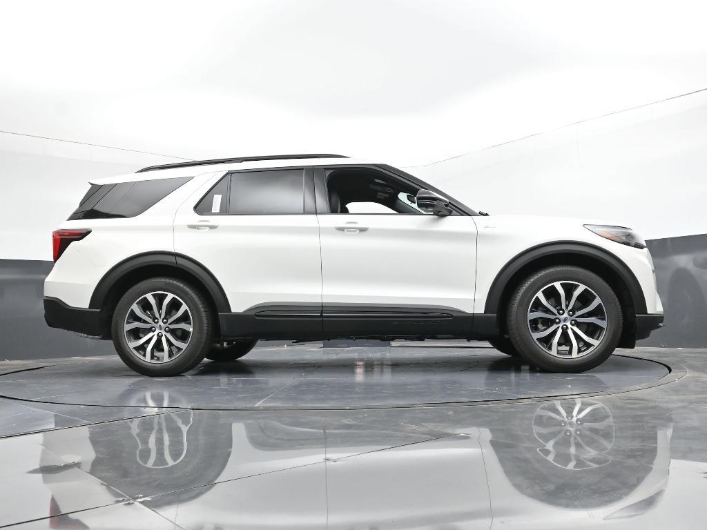 new 2025 Ford Explorer car, priced at $41,010