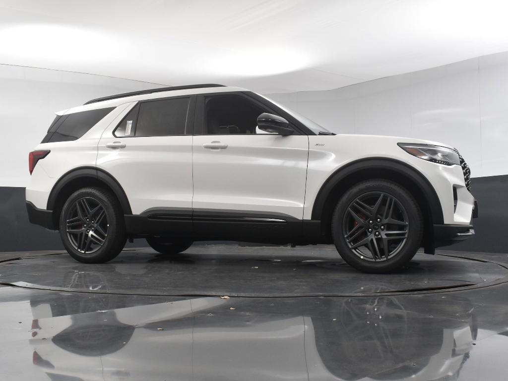 new 2025 Ford Explorer car, priced at $45,640