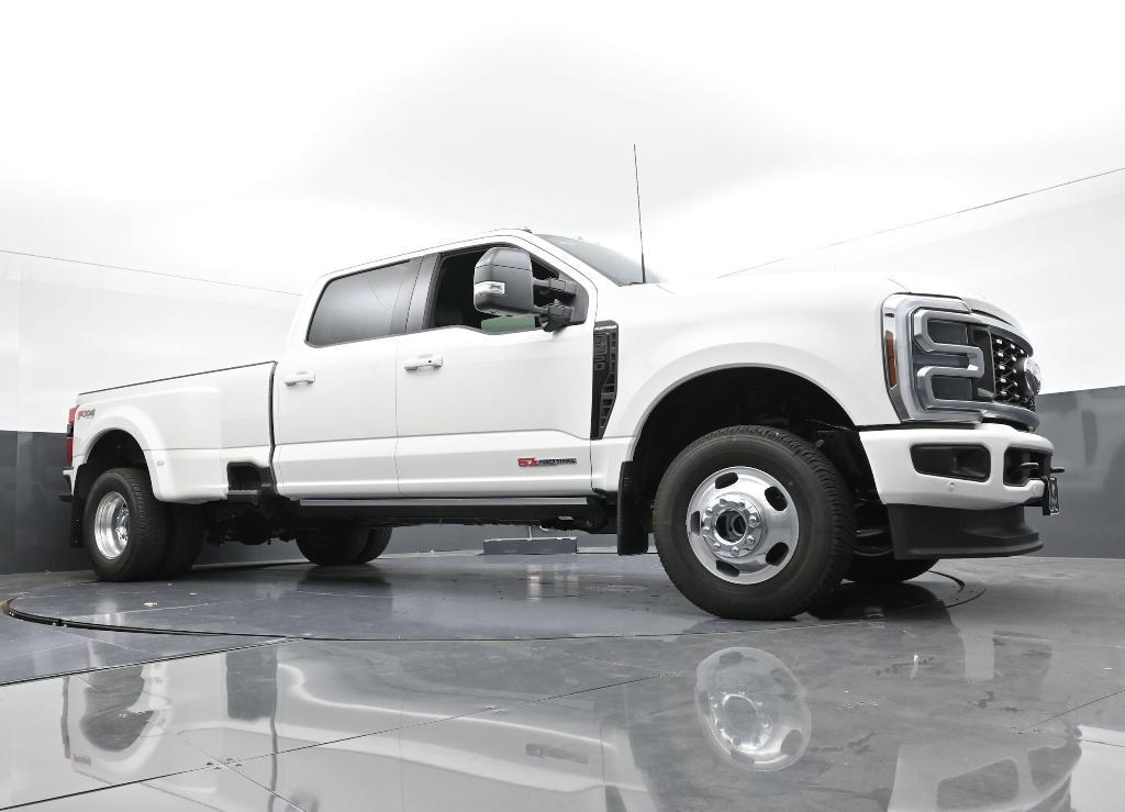 new 2025 Ford F-350 car, priced at $93,630
