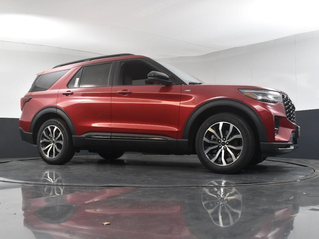 new 2025 Ford Explorer car, priced at $41,605