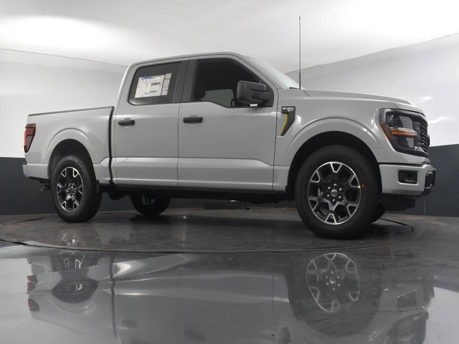 new 2024 Ford F-150 car, priced at $40,330