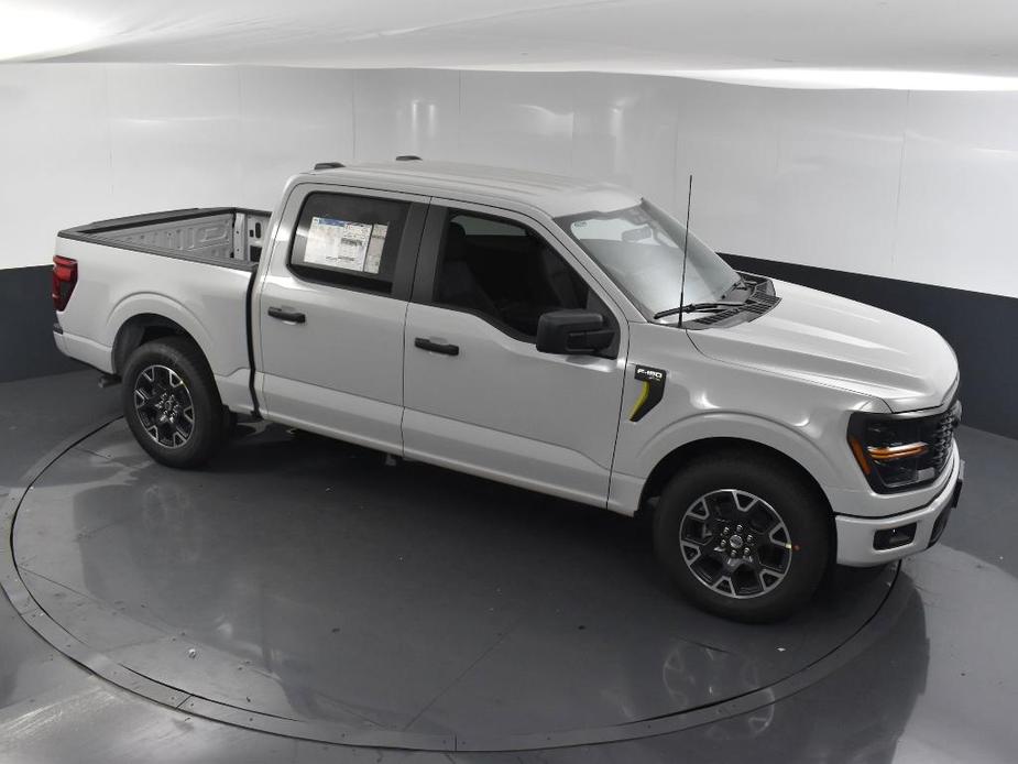 new 2024 Ford F-150 car, priced at $40,330