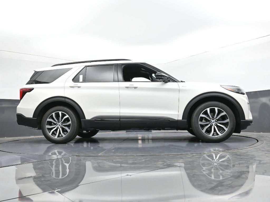 new 2025 Ford Explorer car, priced at $41,010