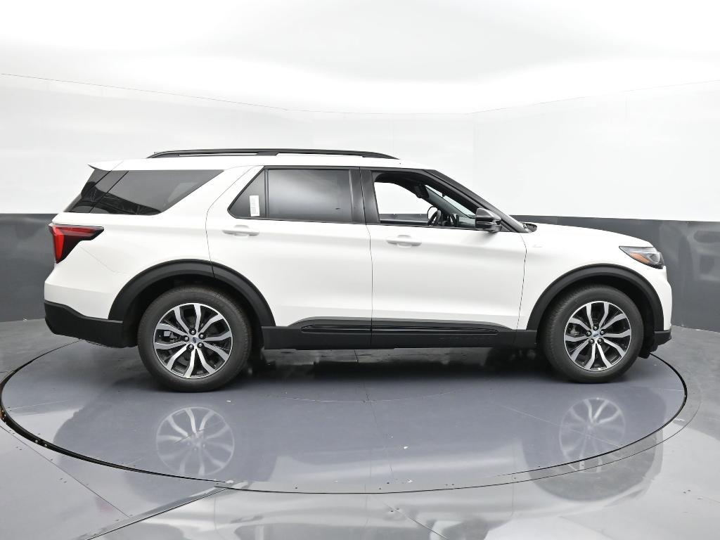 new 2025 Ford Explorer car, priced at $41,010