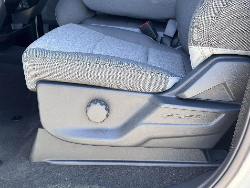 new 2024 Ford F-250 car, priced at $61,289