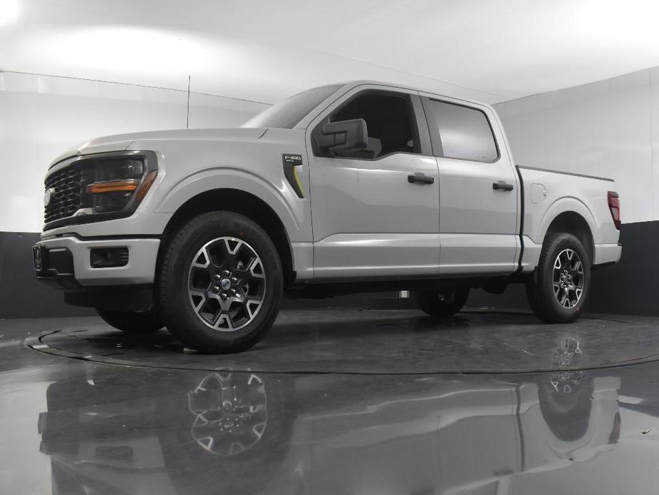 new 2024 Ford F-150 car, priced at $40,330