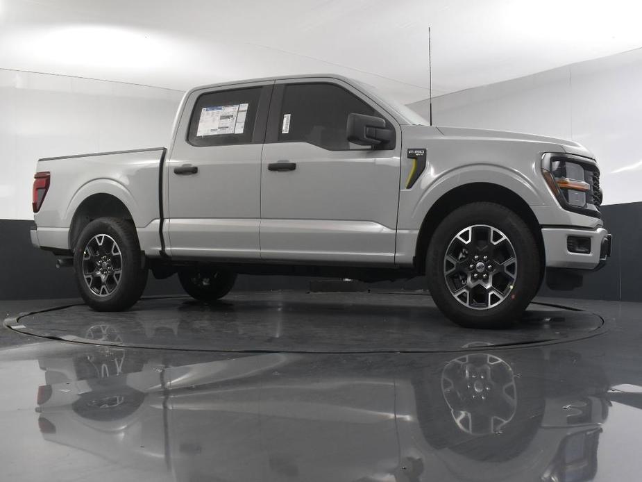 new 2024 Ford F-150 car, priced at $40,330