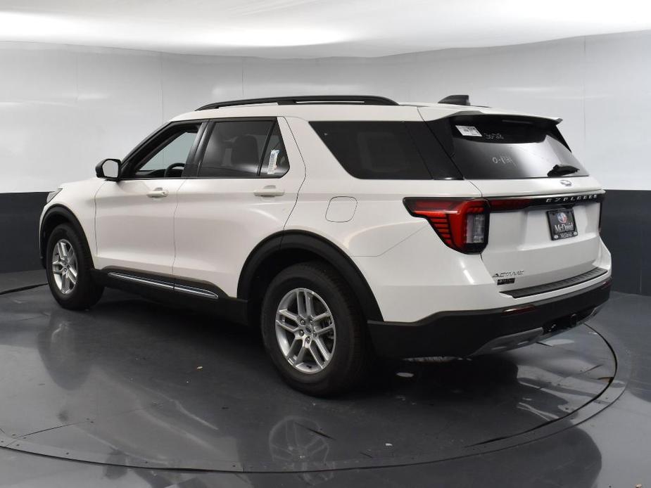 new 2025 Ford Explorer car, priced at $40,225