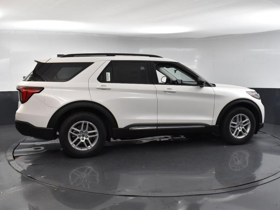 new 2025 Ford Explorer car, priced at $40,225