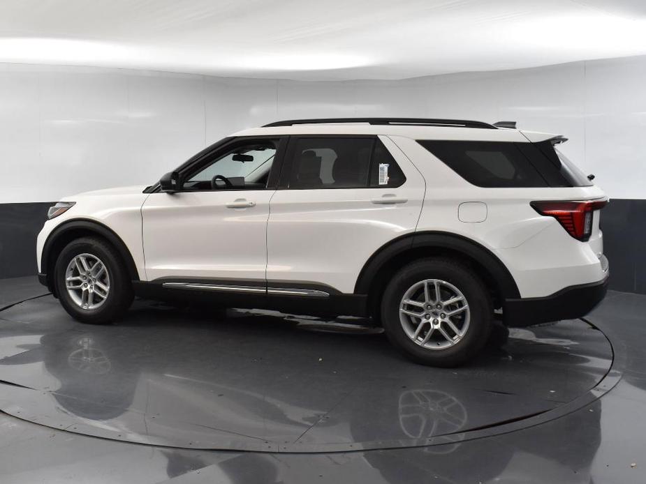 new 2025 Ford Explorer car, priced at $40,225