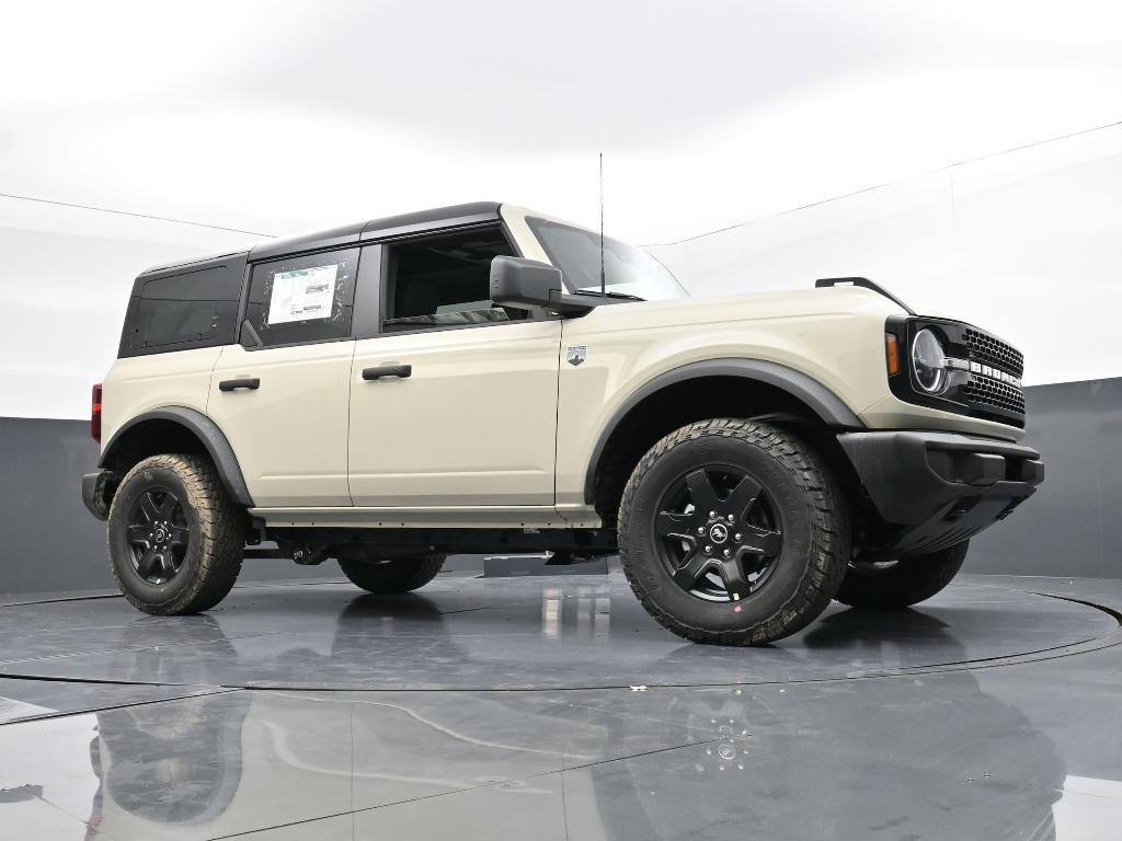 new 2025 Ford Bronco car, priced at $44,065