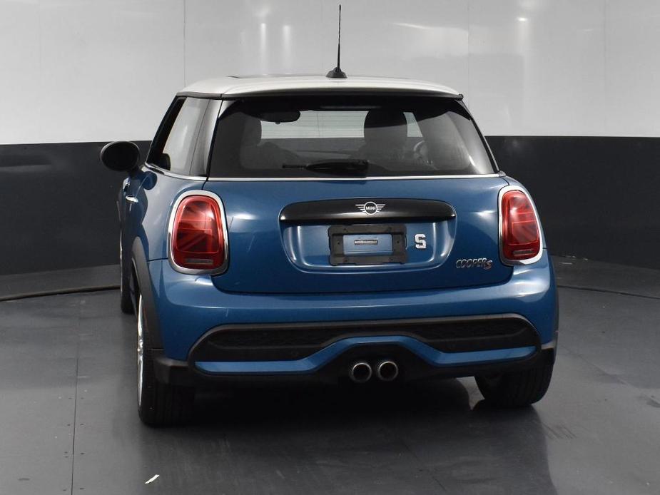 used 2022 MINI Hardtop car, priced at $25,994