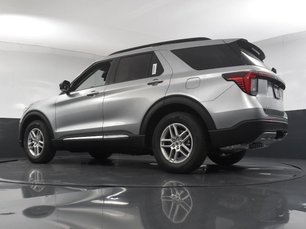 new 2025 Ford Explorer car, priced at $39,710