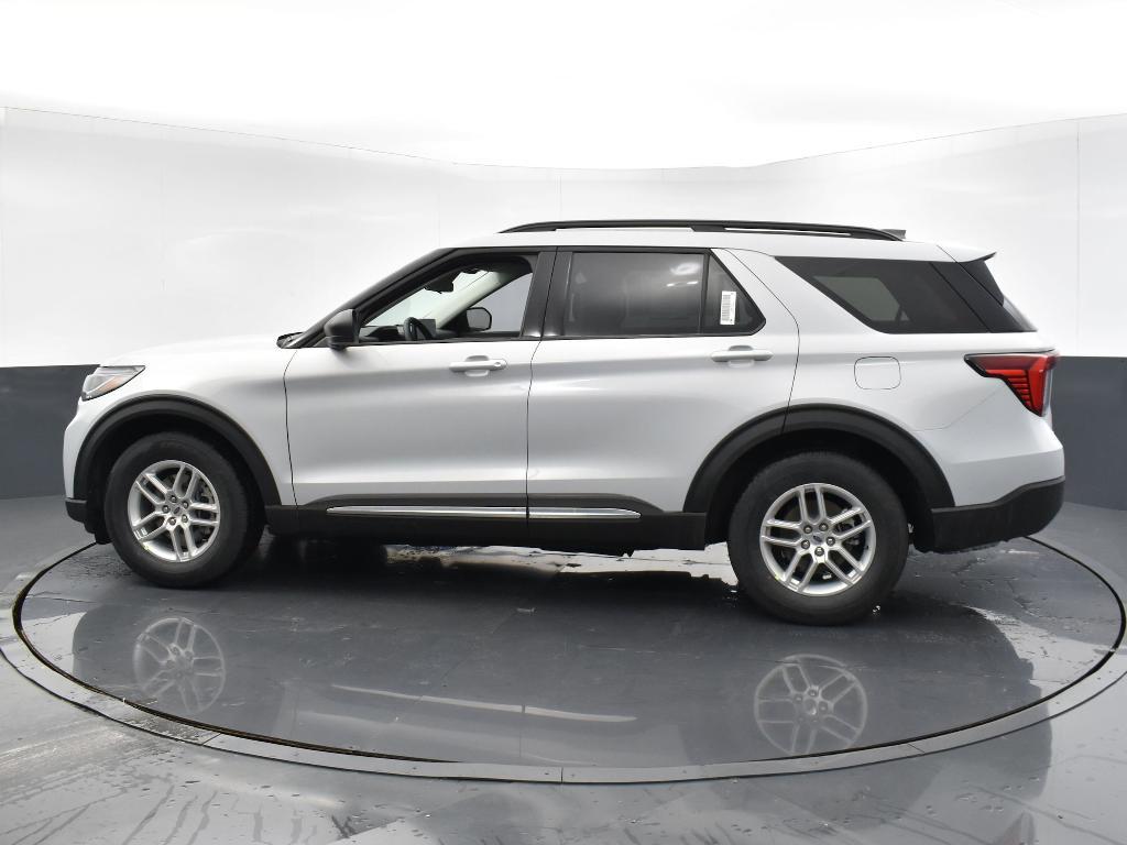 new 2025 Ford Explorer car, priced at $40,927