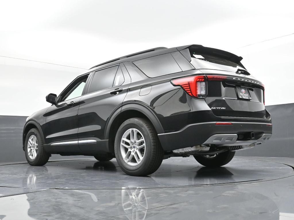 new 2025 Ford Explorer car, priced at $38,765