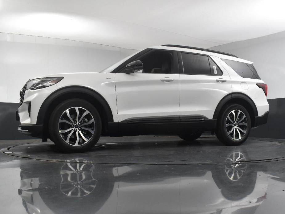 new 2025 Ford Explorer car, priced at $41,905