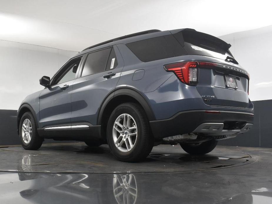 new 2025 Ford Explorer car, priced at $40,205