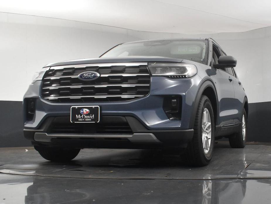 new 2025 Ford Explorer car, priced at $40,205