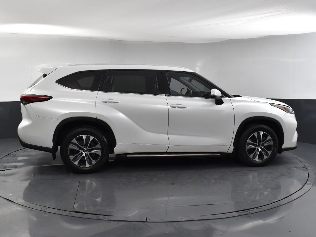 used 2022 Toyota Highlander car, priced at $32,893