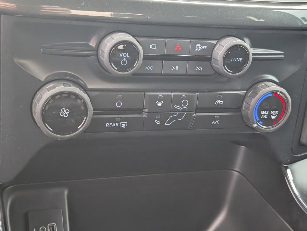 new 2025 Ford F-150 car, priced at $43,695