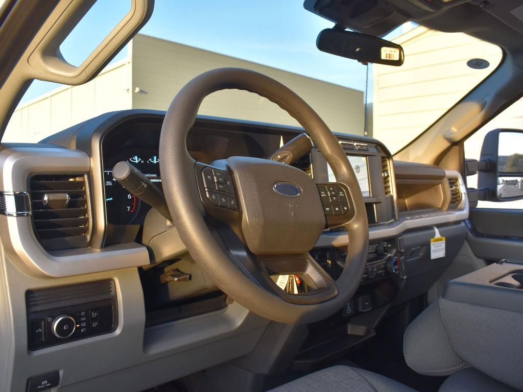 new 2024 Ford F-250 car, priced at $52,640