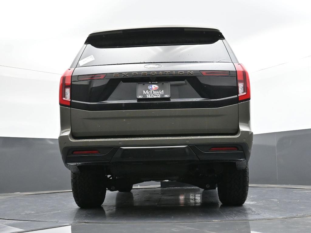 new 2025 Ford Expedition car, priced at $84,040