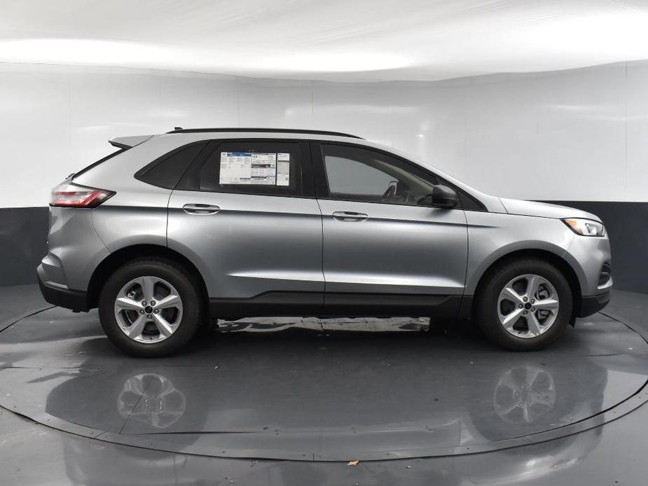 new 2024 Ford Edge car, priced at $29,425