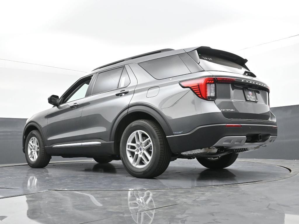 new 2025 Ford Explorer car, priced at $38,665