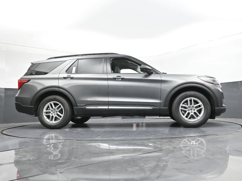 new 2025 Ford Explorer car, priced at $38,665