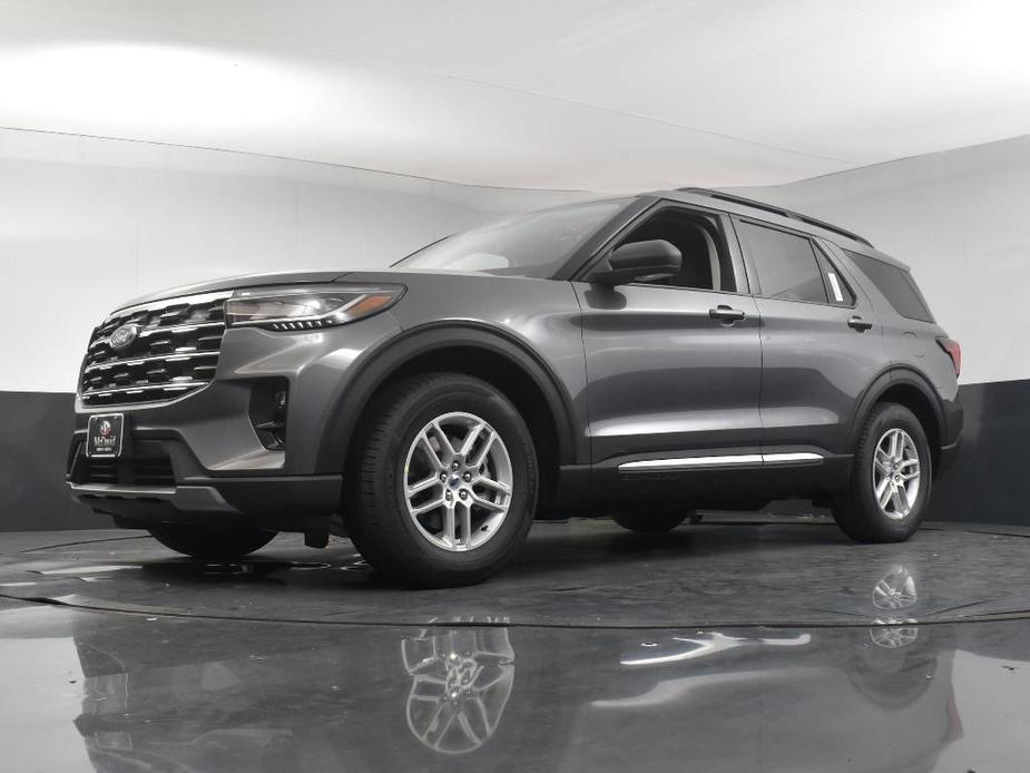 new 2025 Ford Explorer car, priced at $39,710