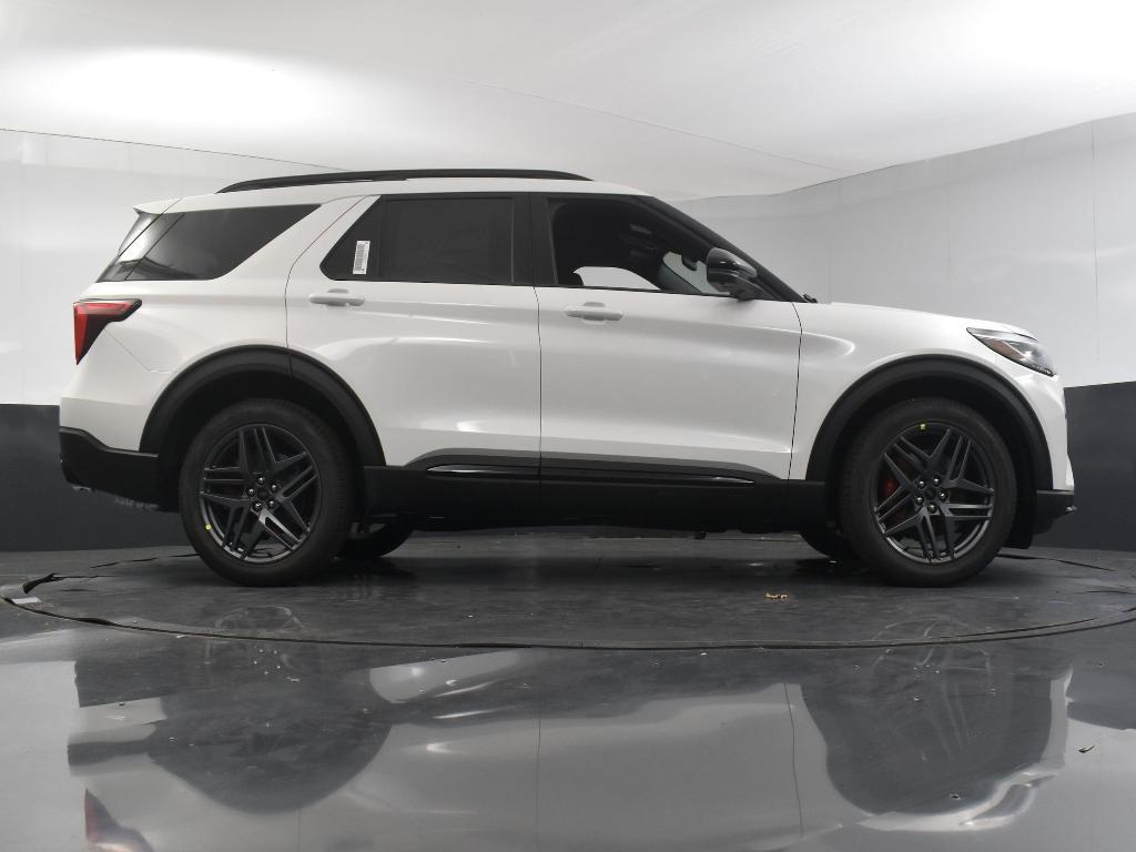 new 2025 Ford Explorer car, priced at $56,590