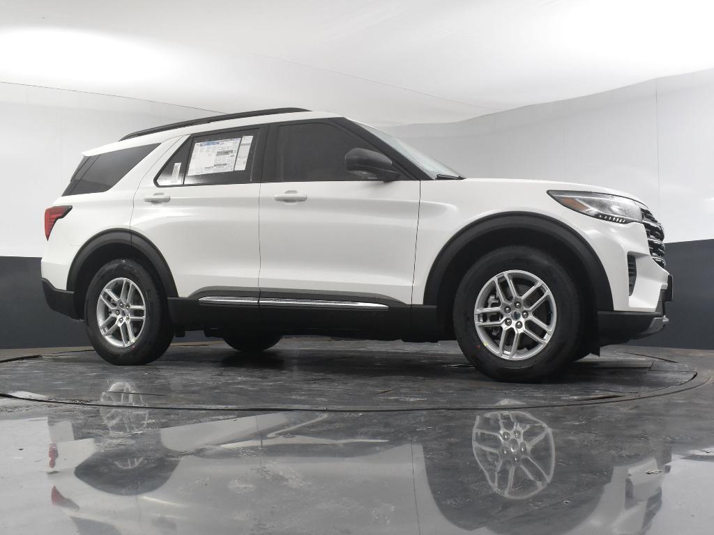 new 2025 Ford Explorer car, priced at $37,245