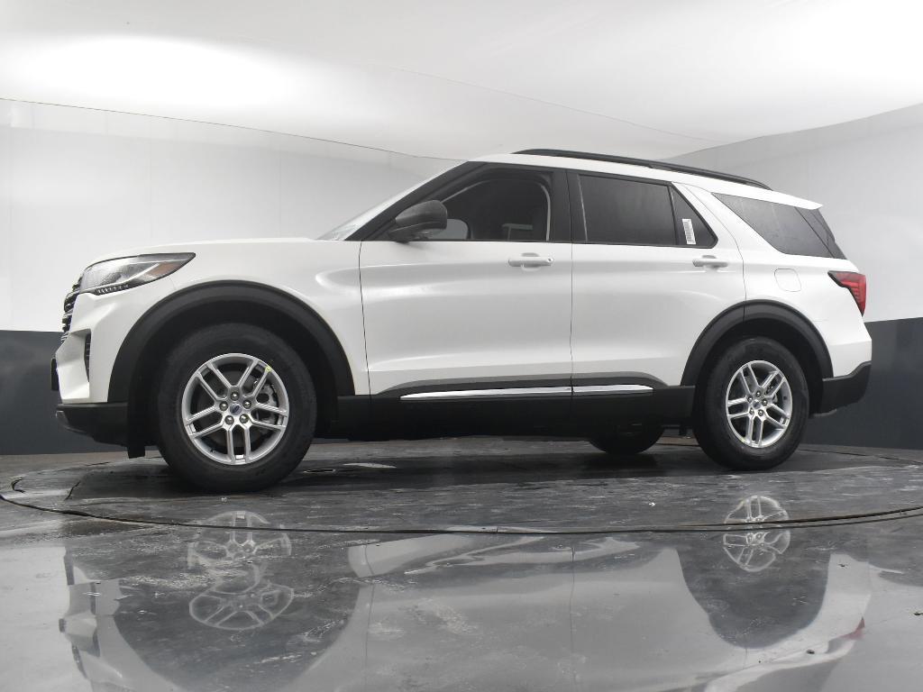 new 2025 Ford Explorer car, priced at $37,245