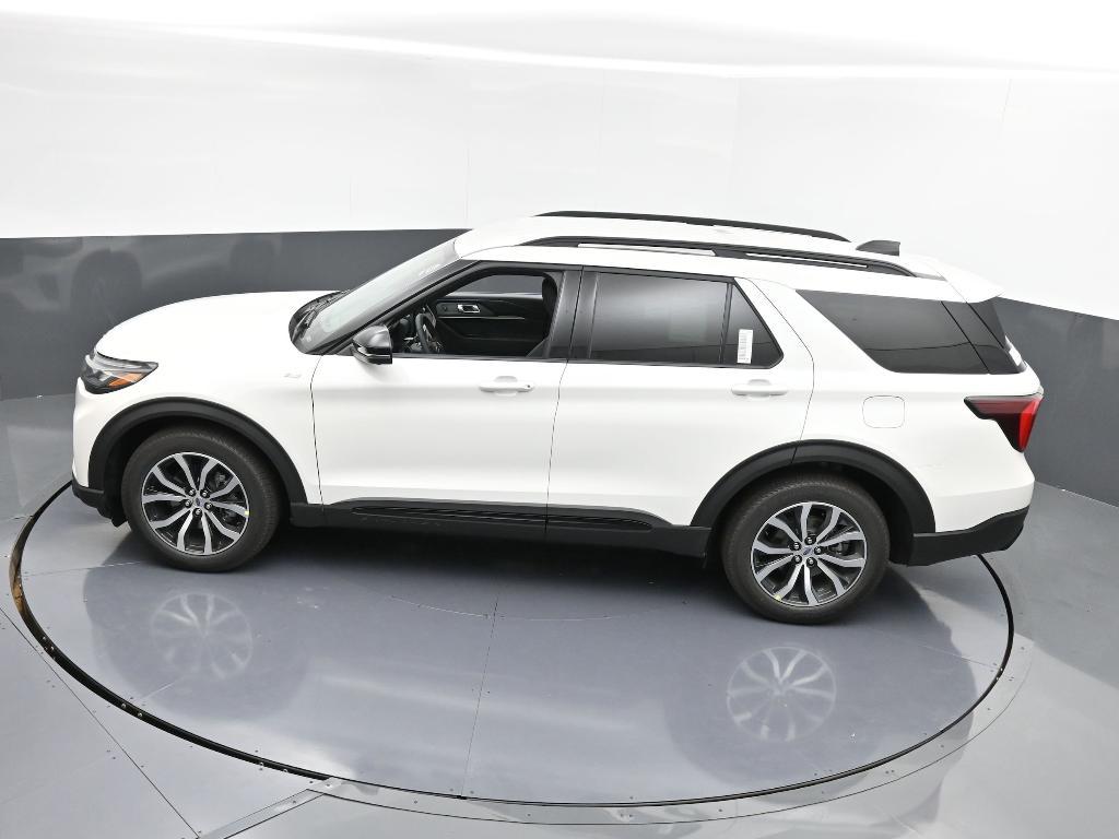 new 2025 Ford Explorer car, priced at $41,870