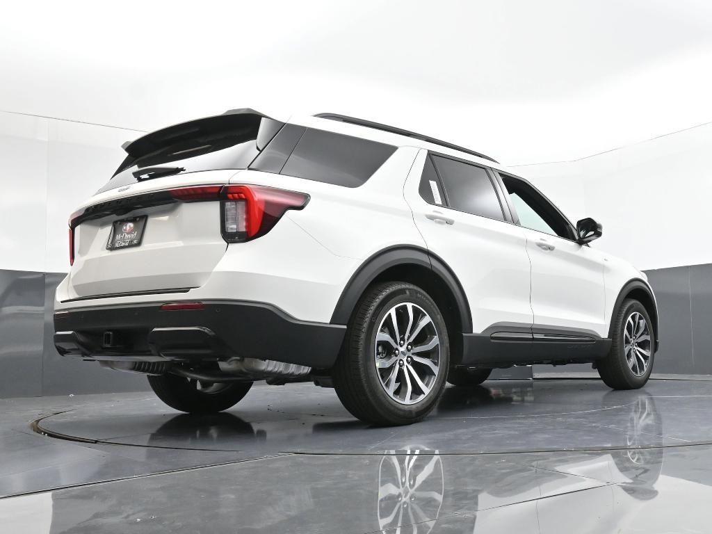 new 2025 Ford Explorer car, priced at $41,970