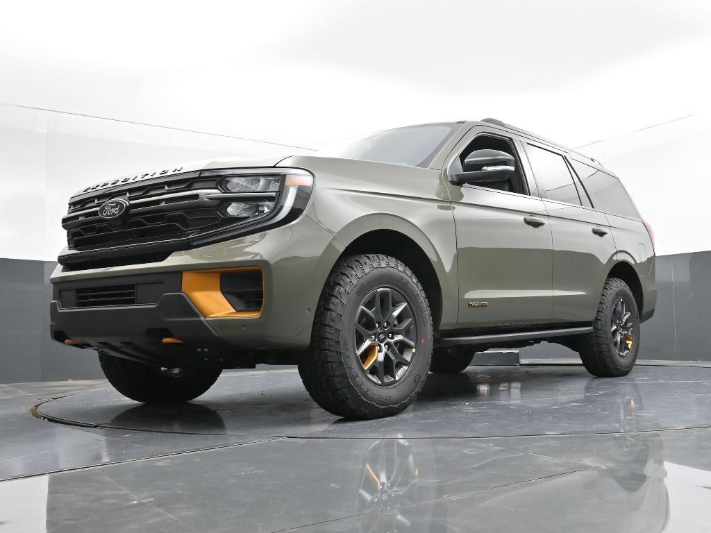 new 2025 Ford Expedition car, priced at $84,040