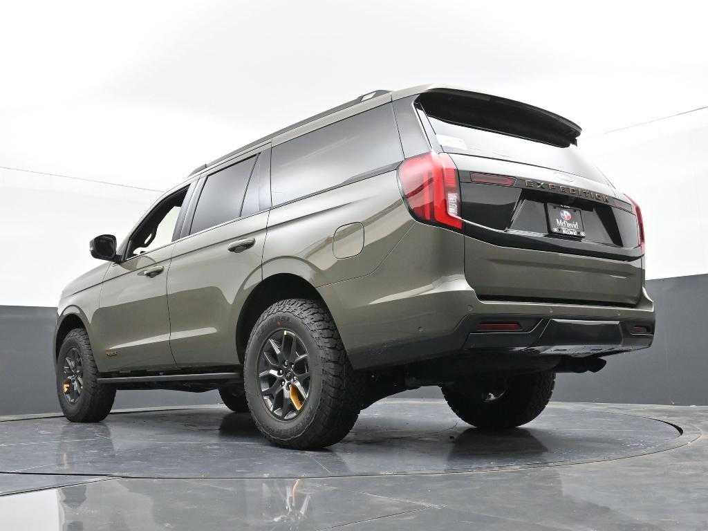 new 2025 Ford Expedition car, priced at $84,040