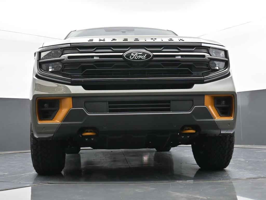 new 2025 Ford Expedition car, priced at $84,040