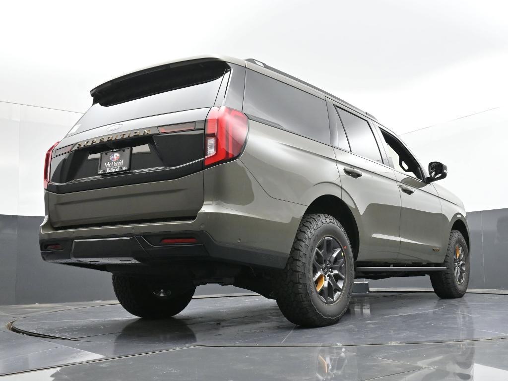 new 2025 Ford Expedition car, priced at $84,040