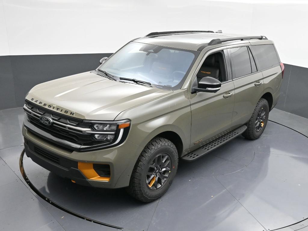 new 2025 Ford Expedition car, priced at $84,040