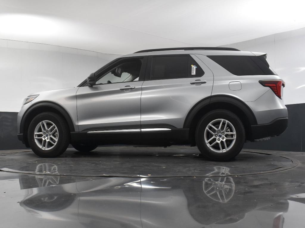 new 2025 Ford Explorer car, priced at $39,500