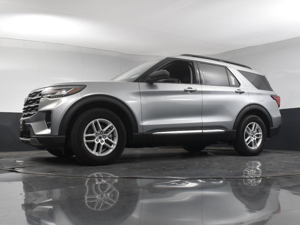 new 2025 Ford Explorer car, priced at $39,500