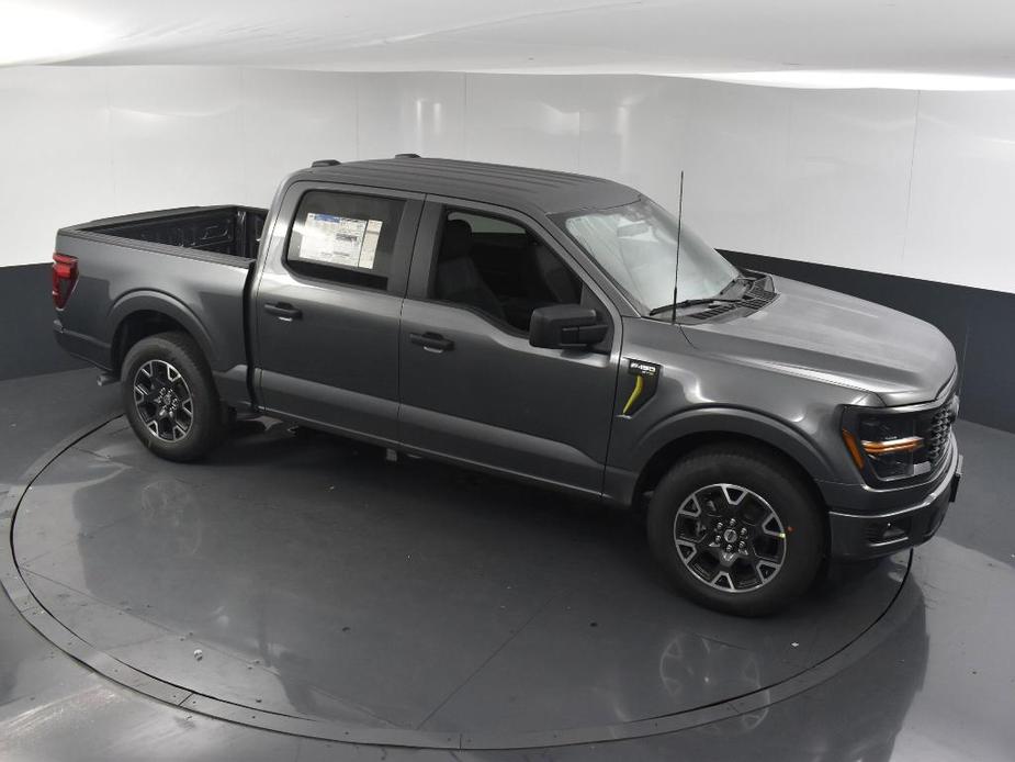 new 2024 Ford F-150 car, priced at $40,430