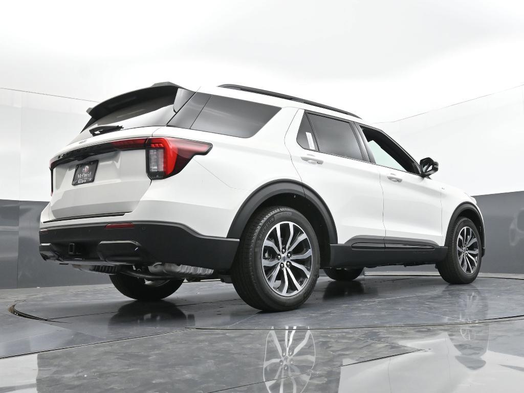 new 2025 Ford Explorer car, priced at $42,270
