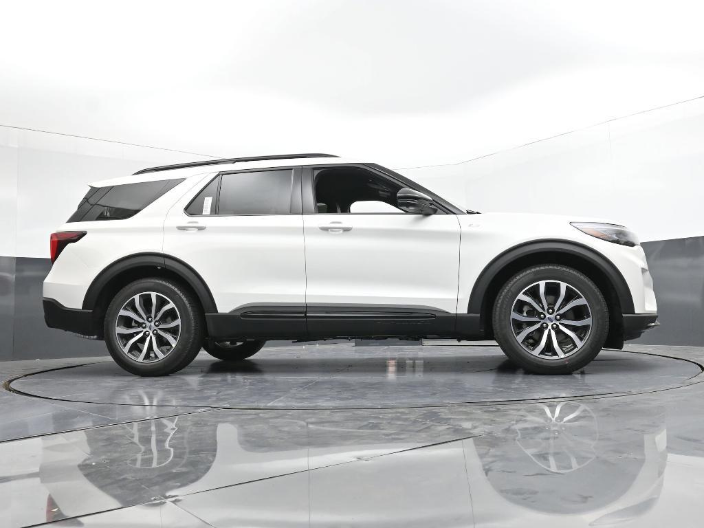 new 2025 Ford Explorer car, priced at $42,270